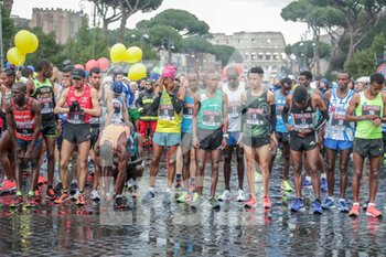 2019-04-07 - top runners si preparano alla partenza - XXV MARATONA INTERNAZIONALE DI ROMA - MARATHON - ATHLETICS